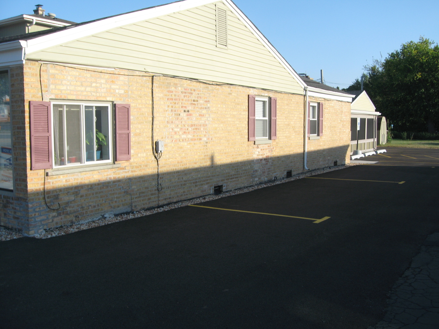 138 W Irving Park Road, Wood Dale, IL 60191