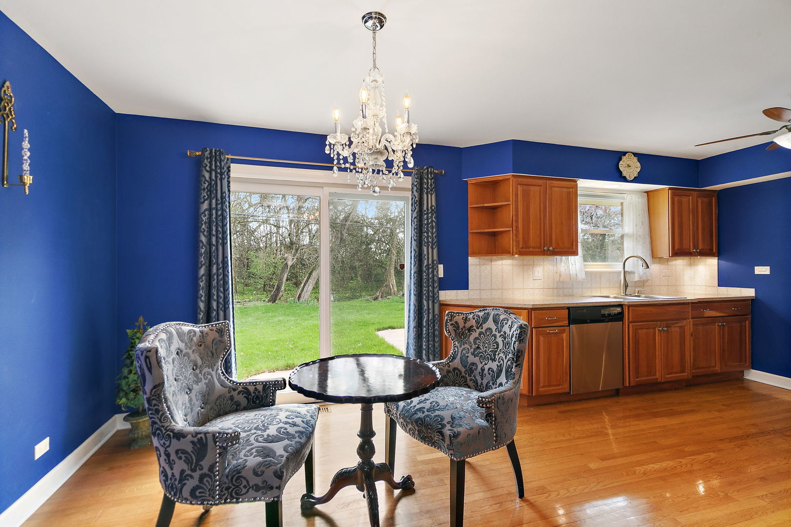 629 N Wren Avenue, Palatine, IL 60067