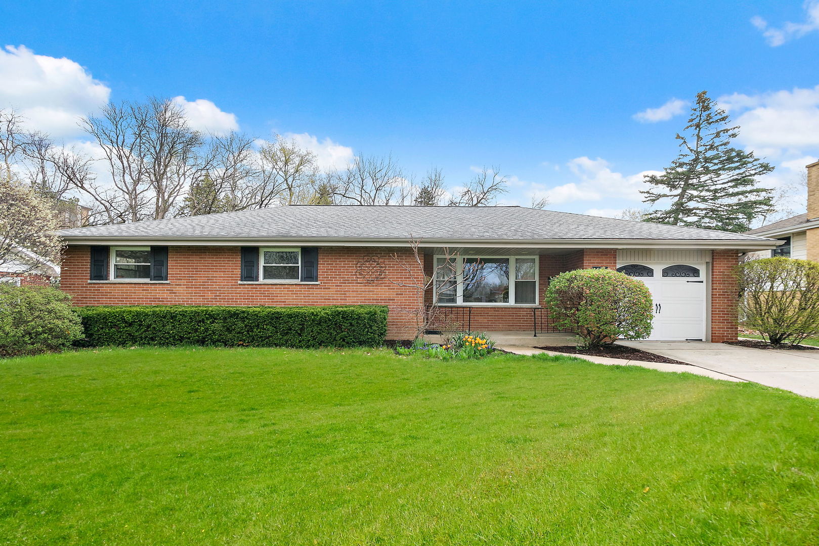 629 N Wren Avenue, Palatine, IL 60067