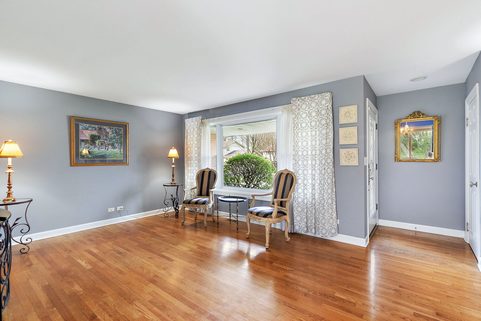 629 N Wren Avenue, Palatine, IL 60067