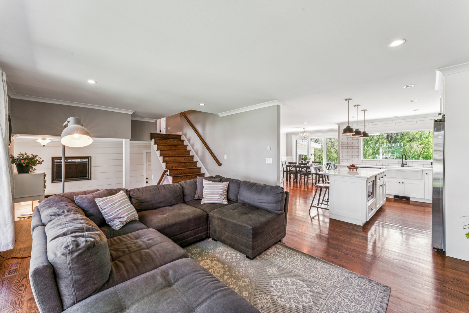 612 Glenn Court, Schaumburg, IL 60193