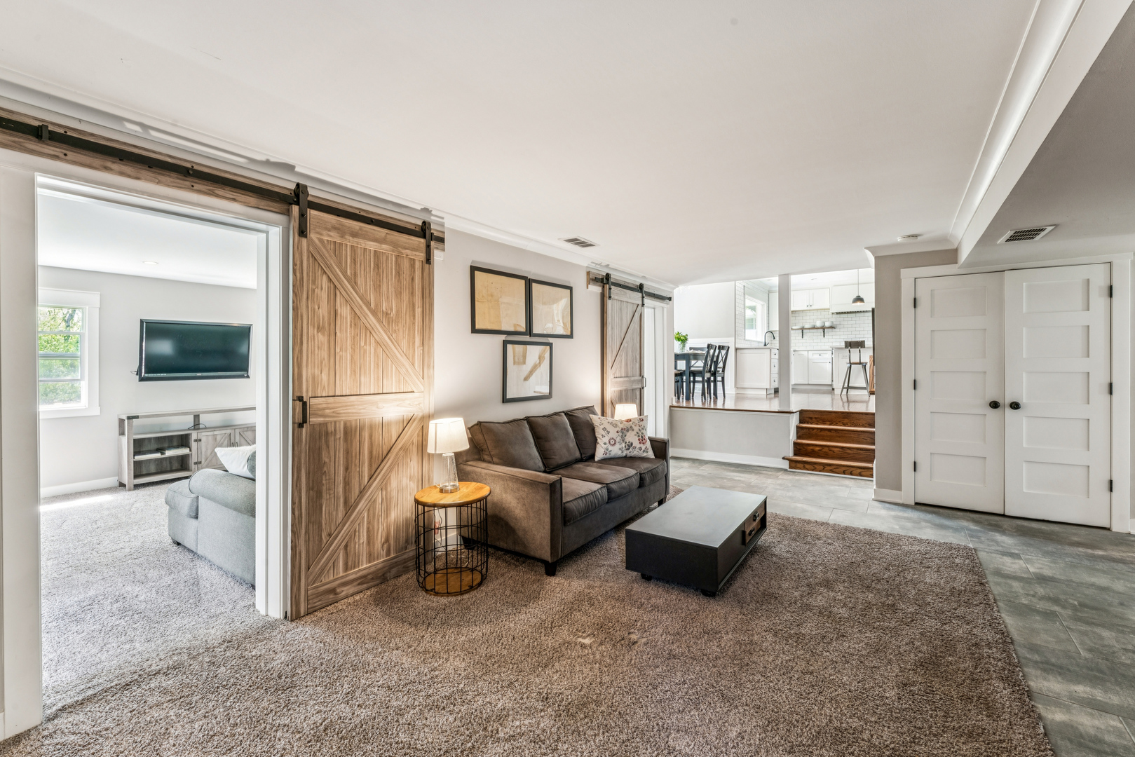 612 Glenn Court, Schaumburg, IL 60193