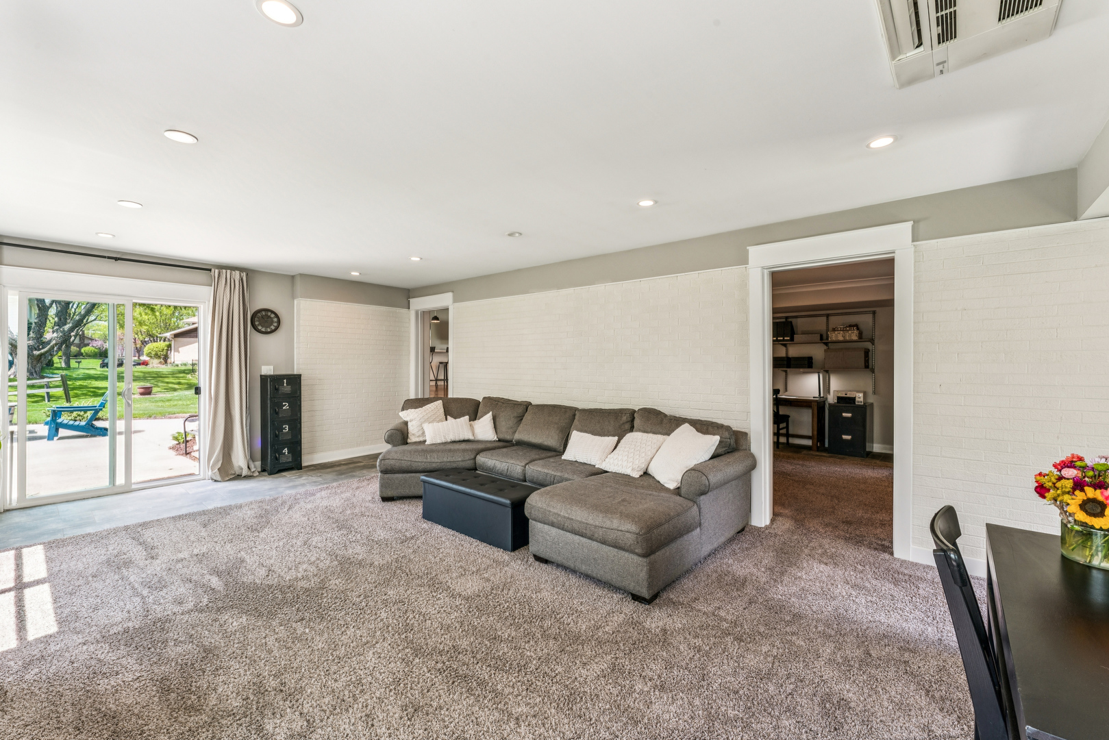 612 Glenn Court, Schaumburg, IL 60193