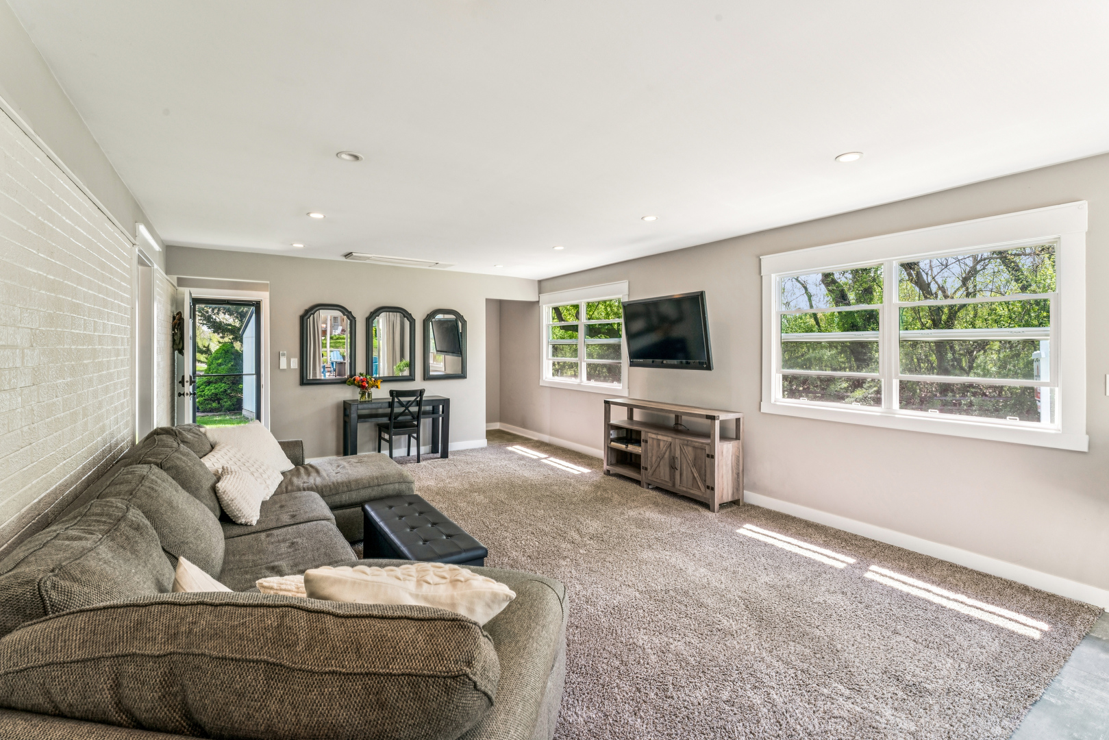 612 Glenn Court, Schaumburg, IL 60193