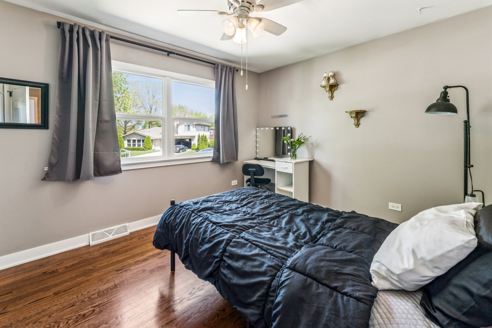 612 Glenn Court, Schaumburg, IL 60193