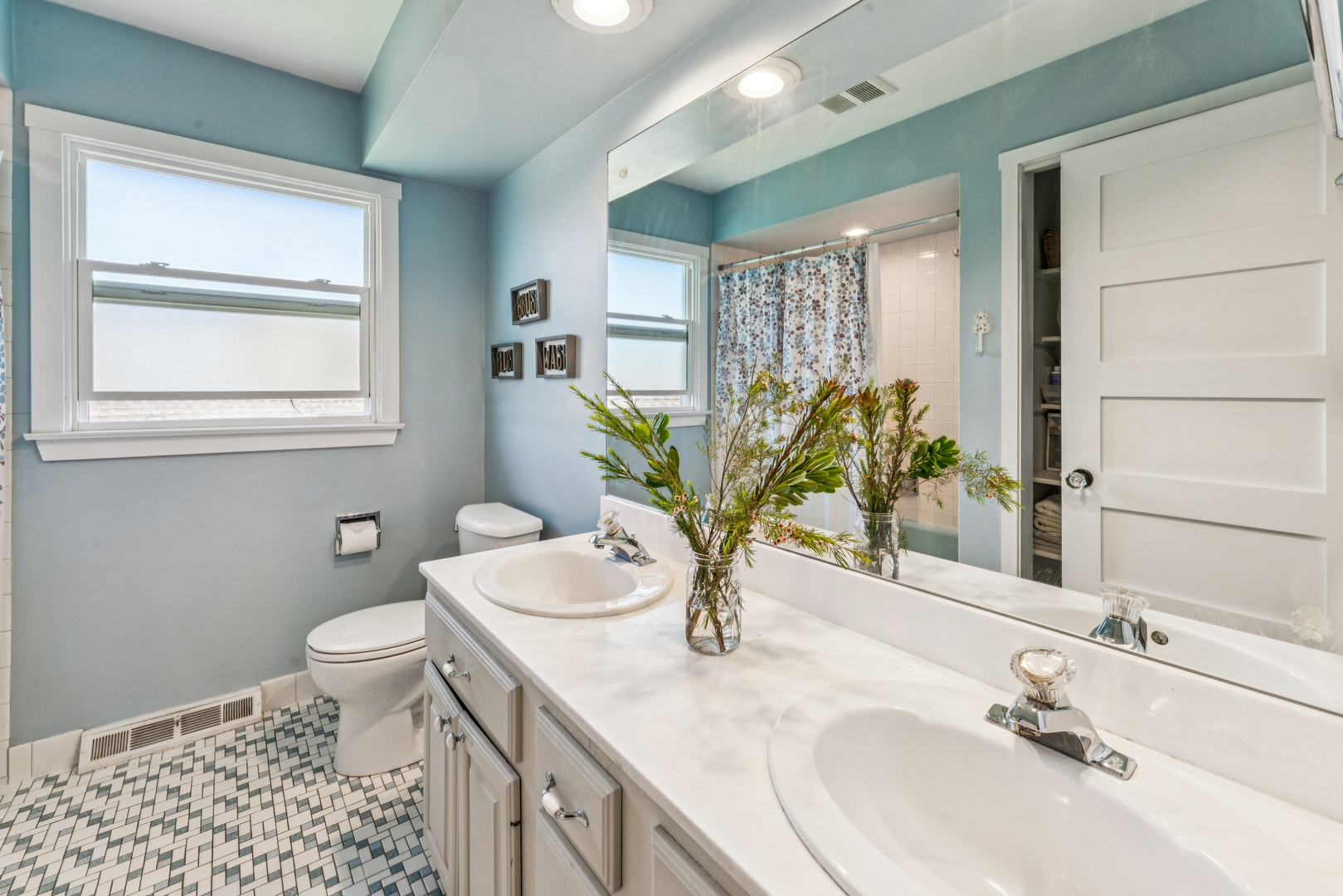 612 Glenn Court, Schaumburg, IL 60193