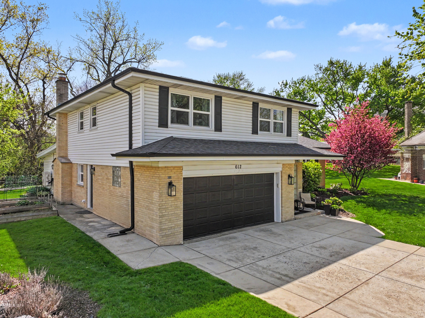 612 Glenn Court, Schaumburg, IL 60193