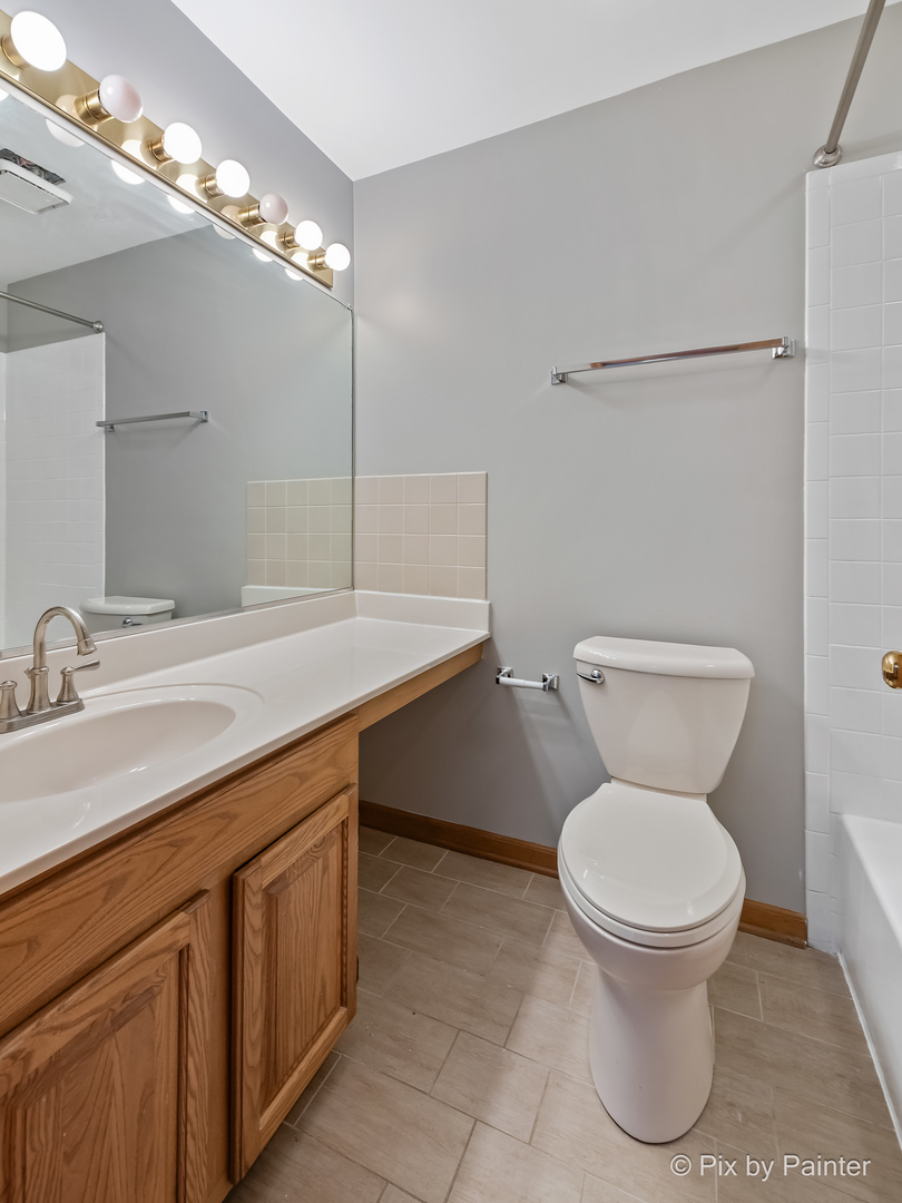 39911 Golf Lane, Antioch, IL 60002