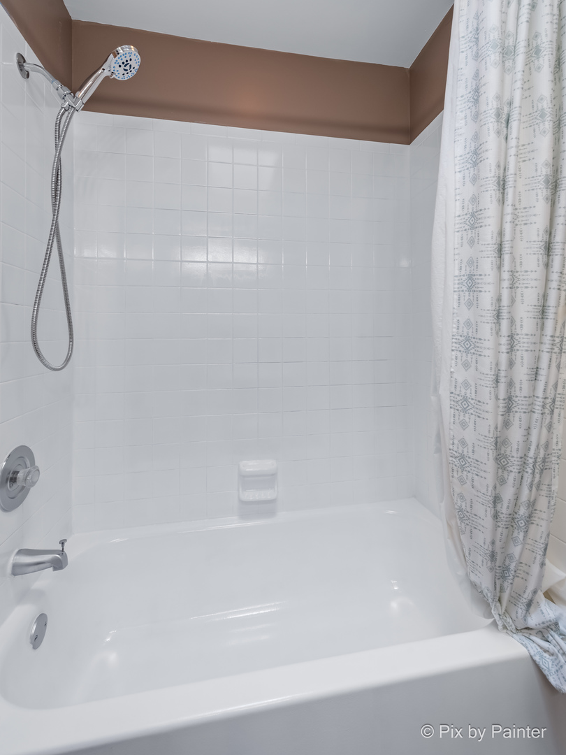 39911 Golf Lane, Antioch, IL 60002