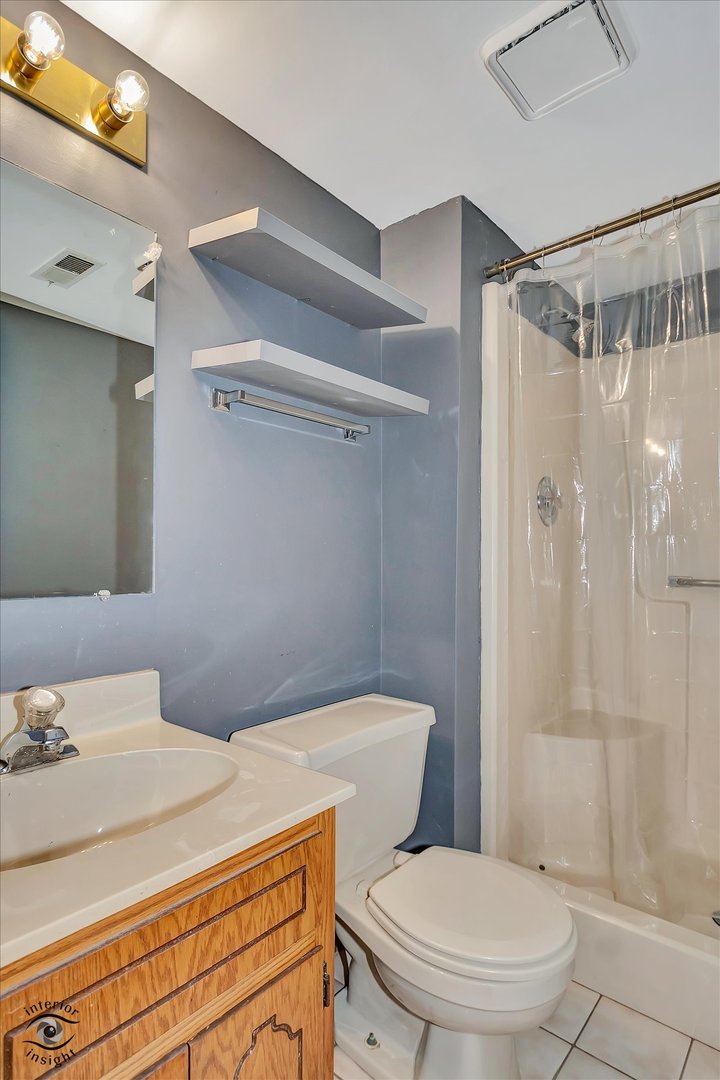 10538 Central Avenue #1-S, Chicago Ridge, IL 60415