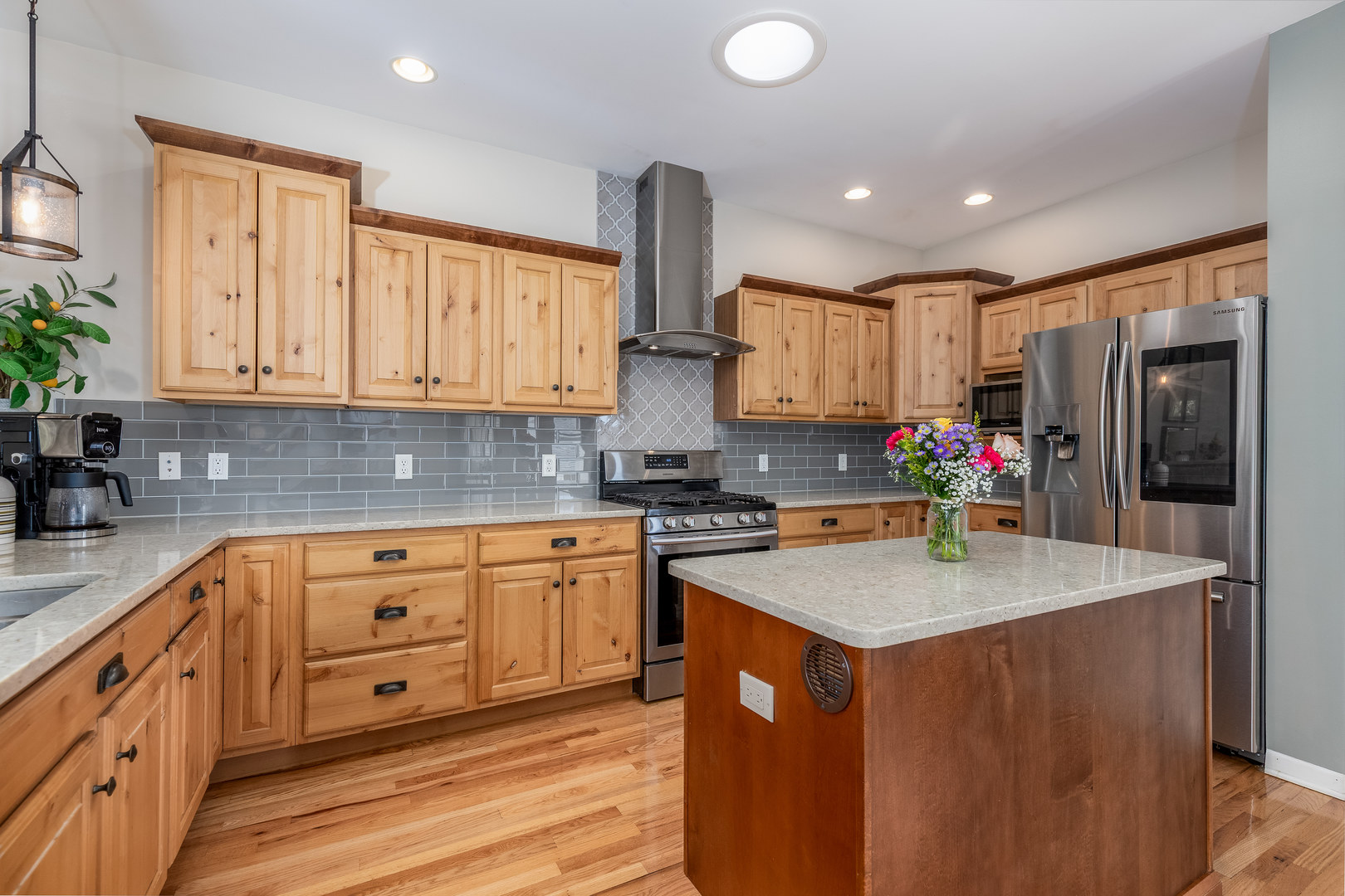 1985 Alinda Avenue, Ottawa, IL 61350