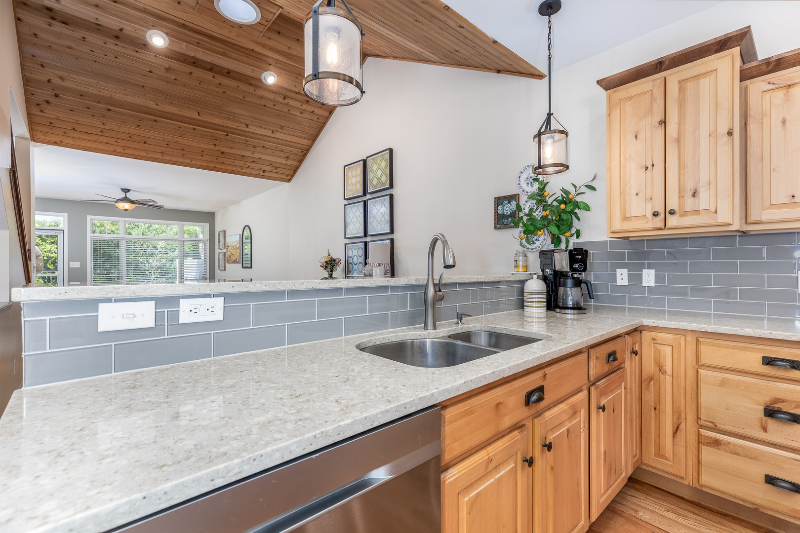 1985 Alinda Avenue, Ottawa, IL 61350