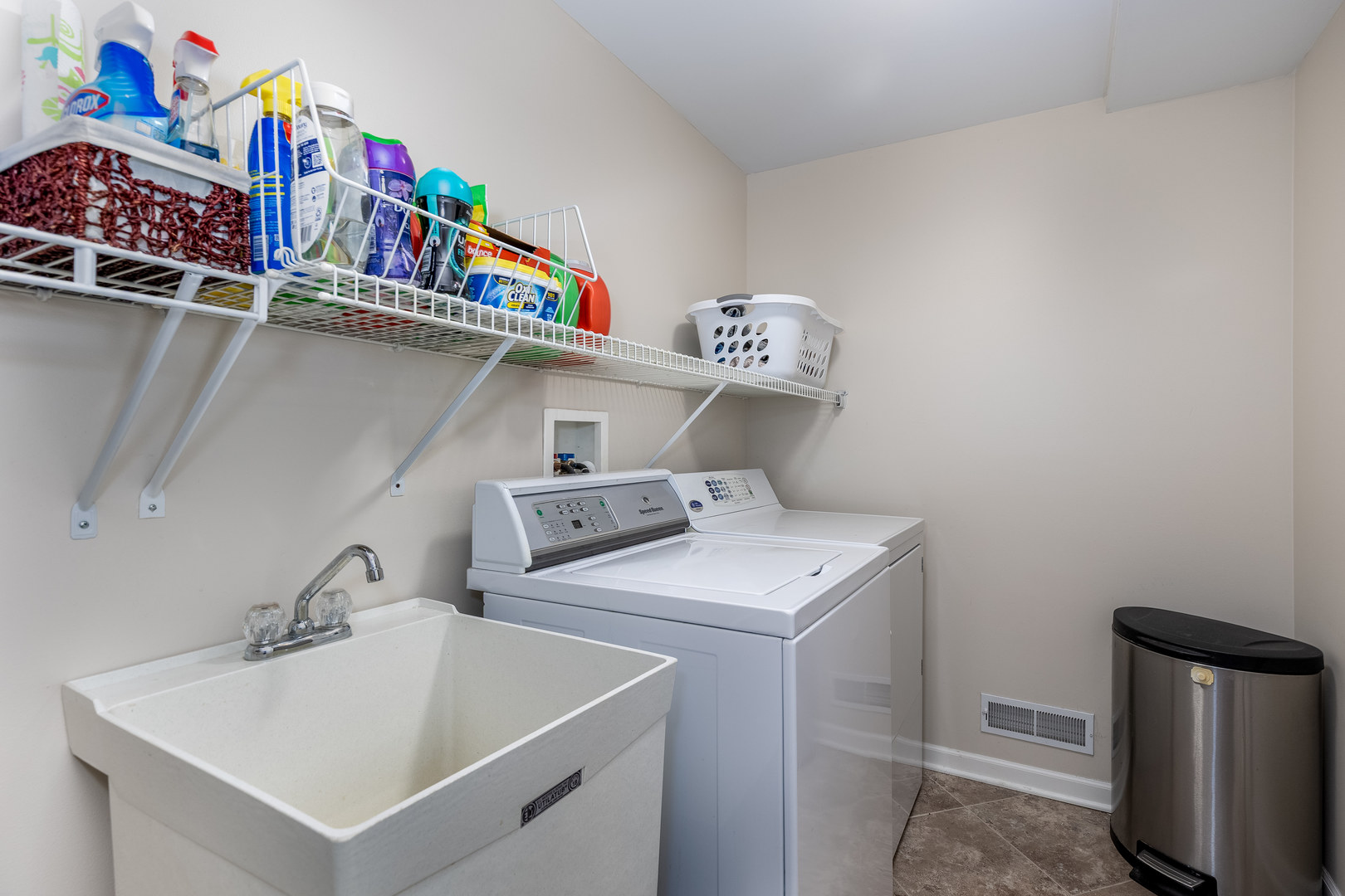 1985 Alinda Avenue, Ottawa, IL 61350