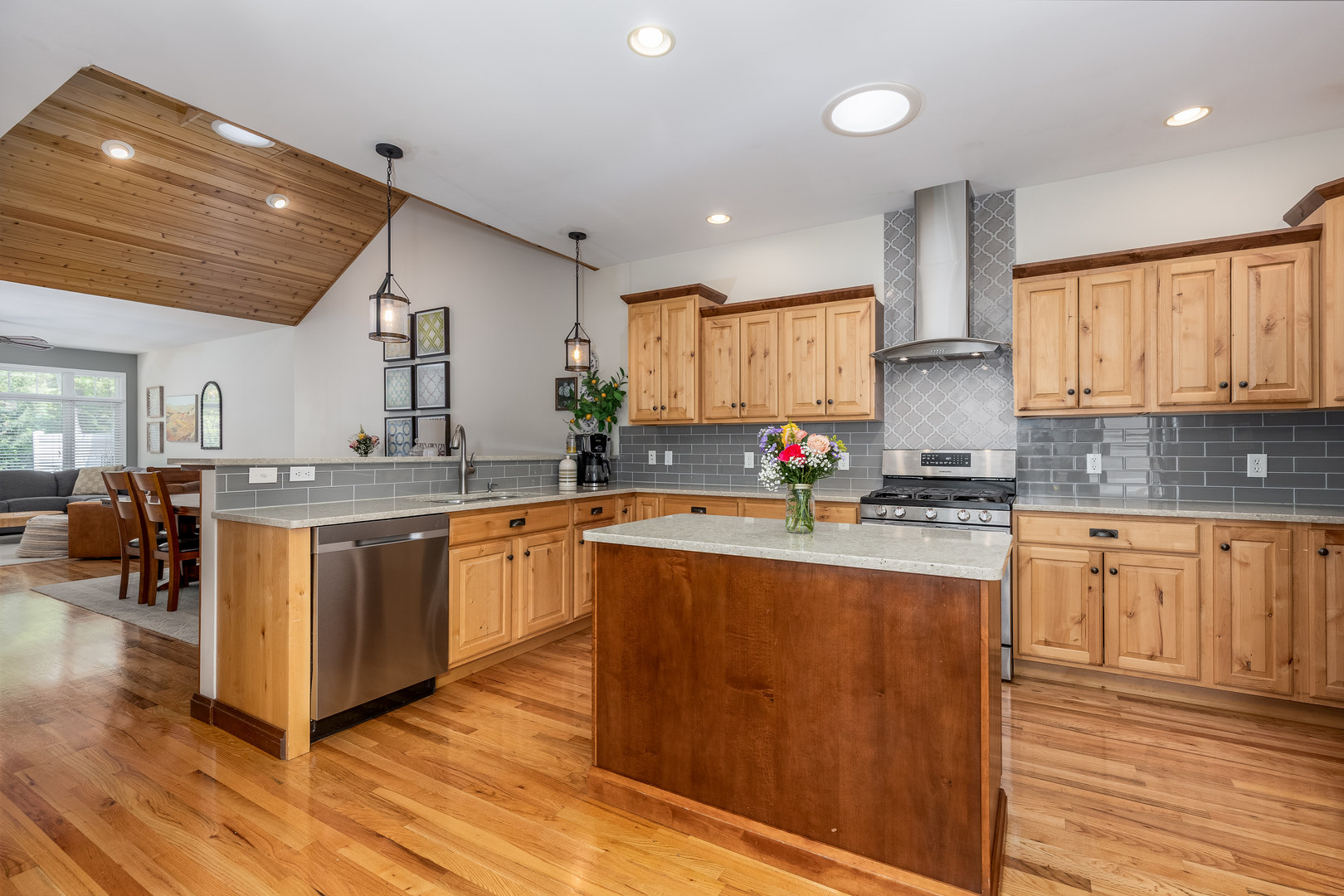 1985 Alinda Avenue, Ottawa, IL 61350