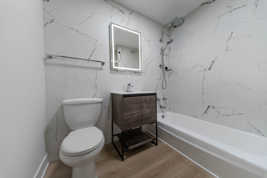 1255 N Sandburg Terrace #2606E, Chicago, IL 60610