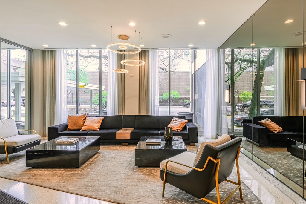 1255 N Sandburg Terrace #2606E, Chicago, IL 60610