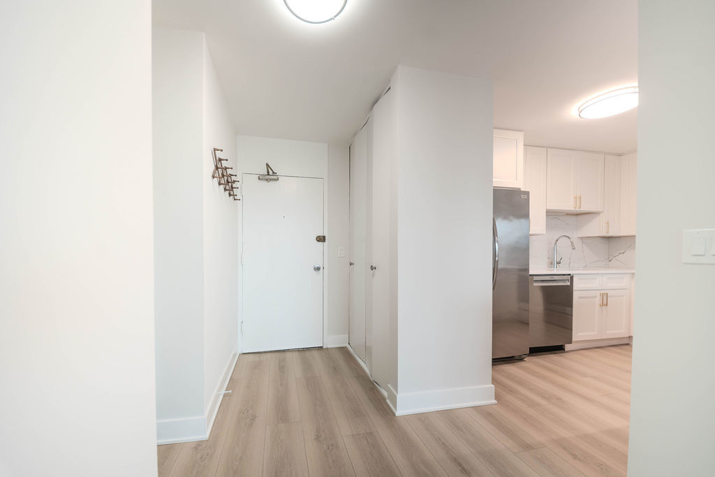 1255 N Sandburg Terrace #2606E, Chicago, IL 60610