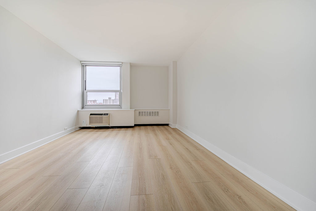 1255 N Sandburg Terrace #2606E, Chicago, IL 60610