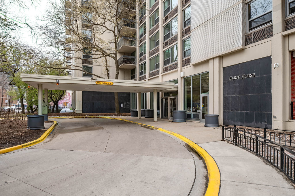 1255 N Sandburg Terrace #2606E, Chicago, IL 60610