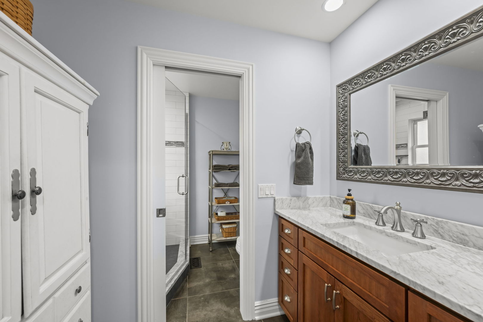 444 S Gibbons Avenue, Arlington Heights, IL 60004