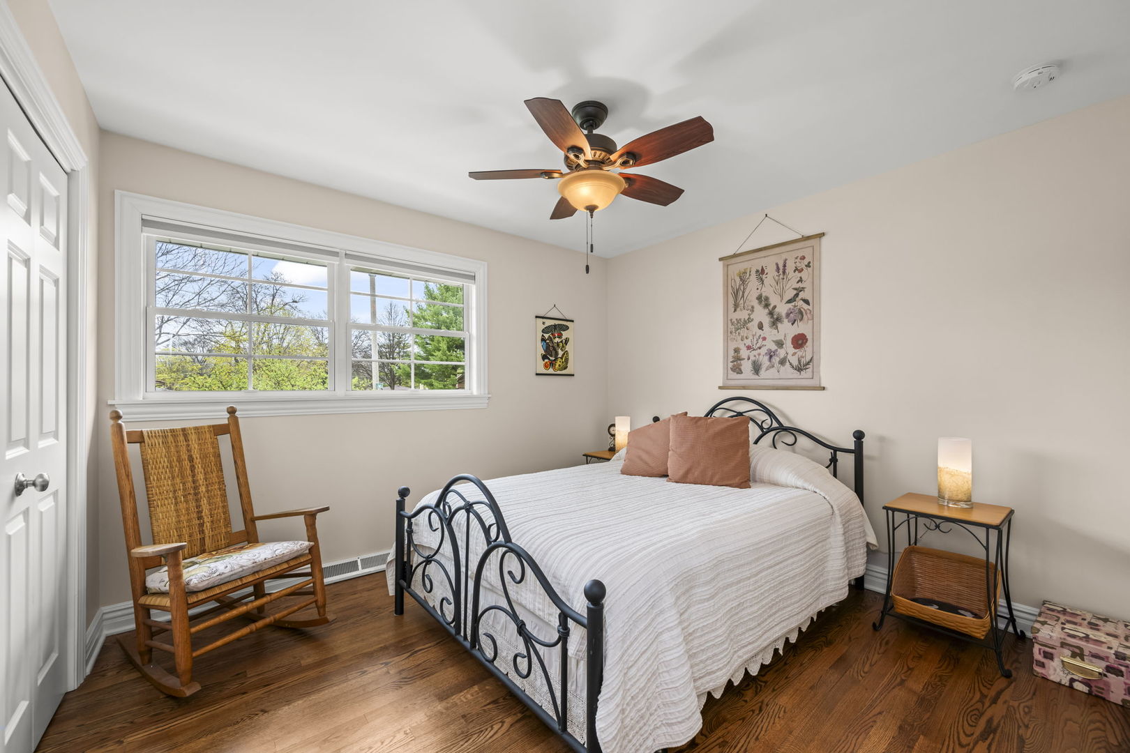 444 S Gibbons Avenue, Arlington Heights, IL 60004