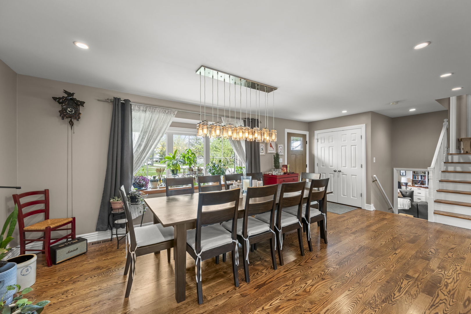 444 S Gibbons Avenue, Arlington Heights, IL 60004