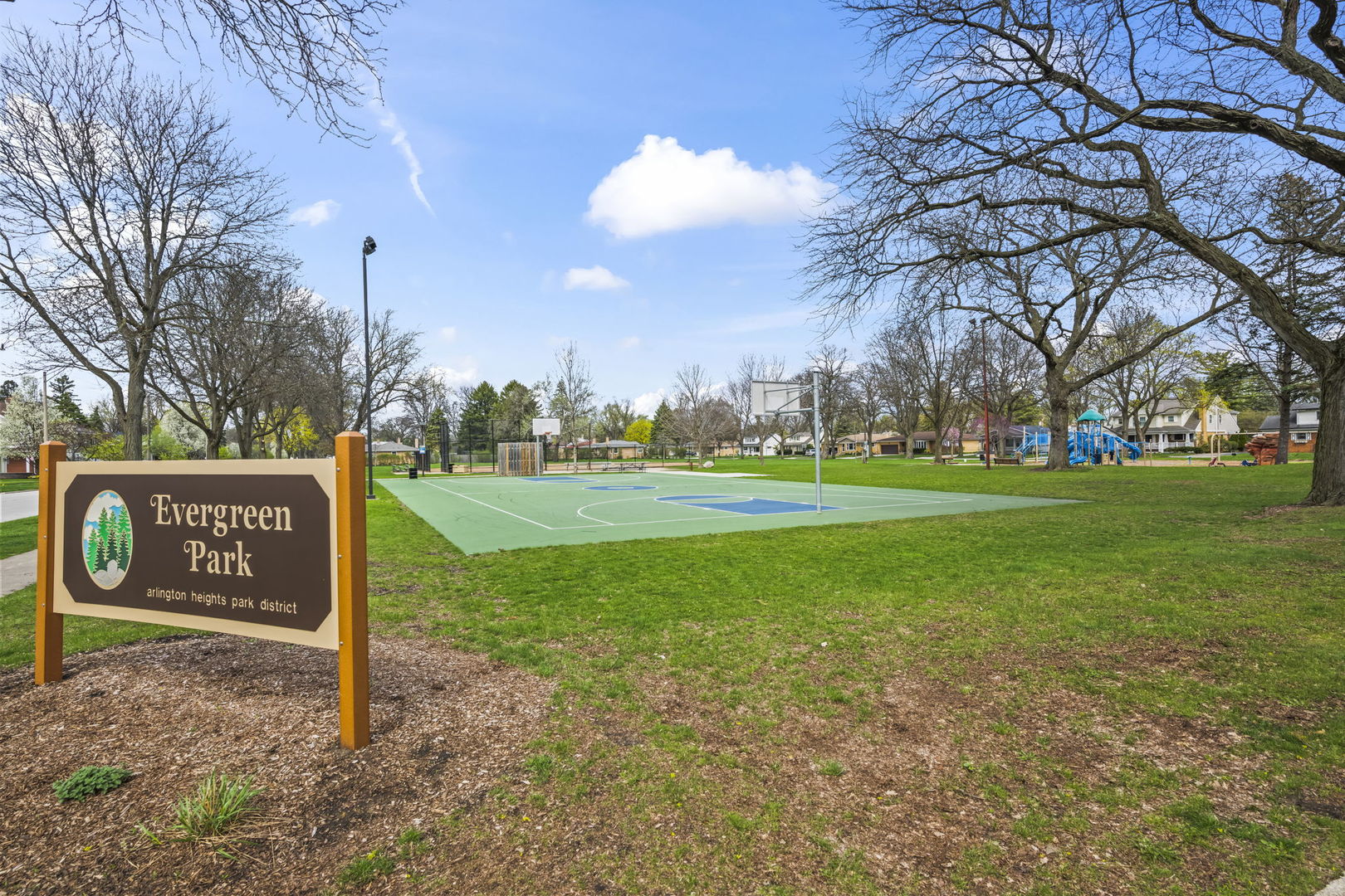 444 S Gibbons Avenue, Arlington Heights, IL 60004