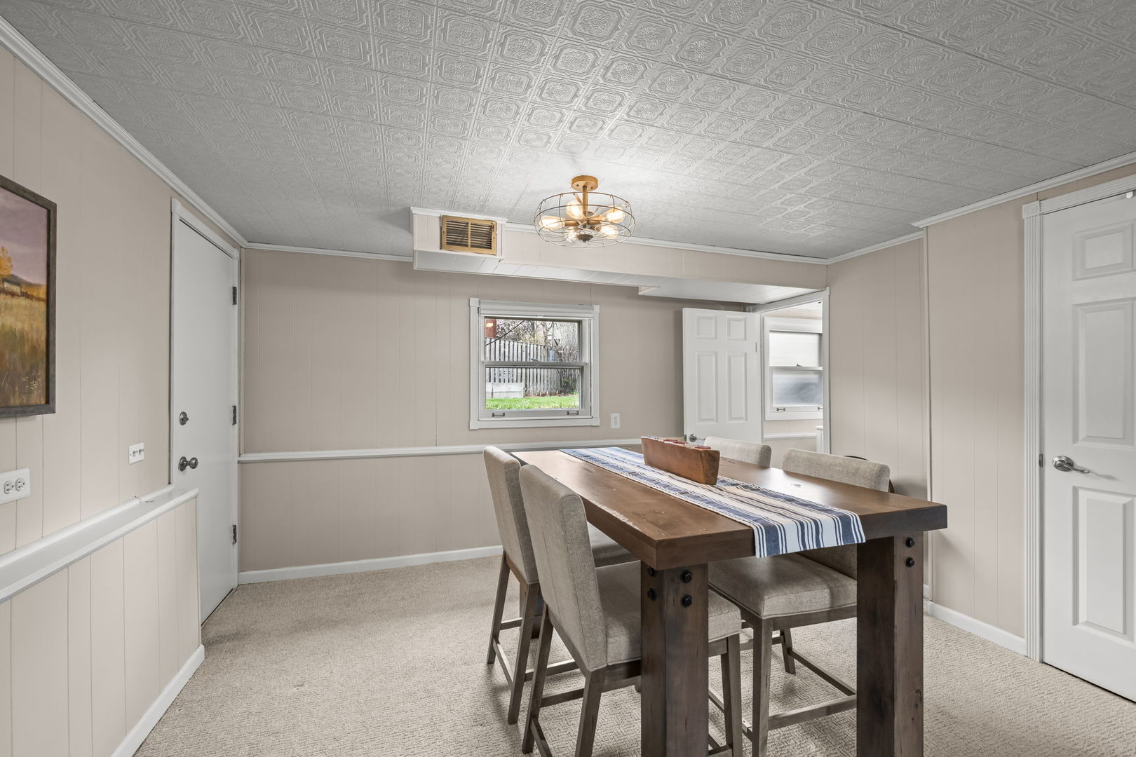 444 S Gibbons Avenue, Arlington Heights, IL 60004