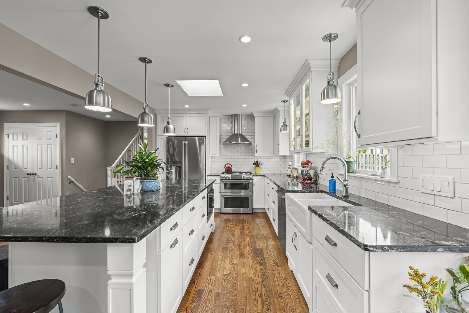 444 S Gibbons Avenue, Arlington Heights, IL 60004