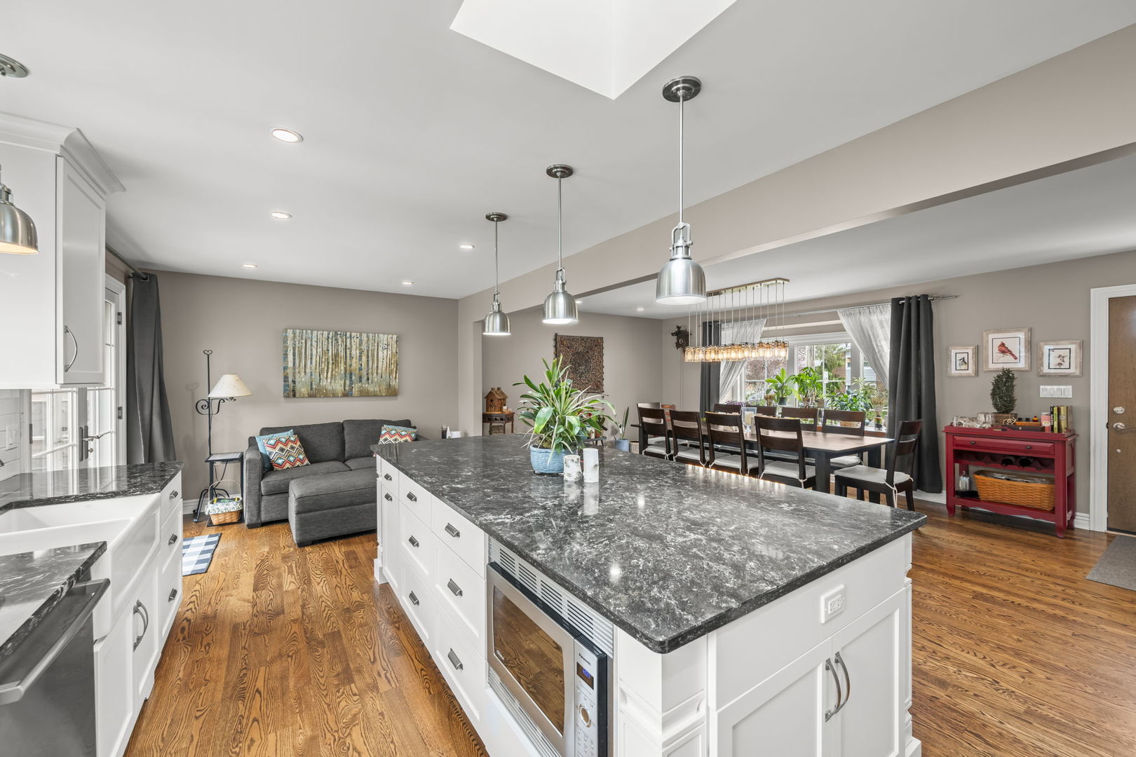 444 S Gibbons Avenue, Arlington Heights, IL 60004