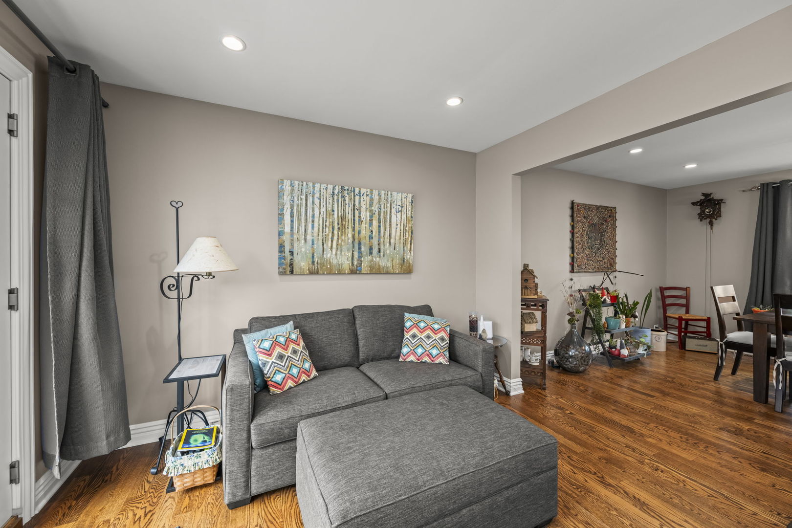 444 S Gibbons Avenue, Arlington Heights, IL 60004