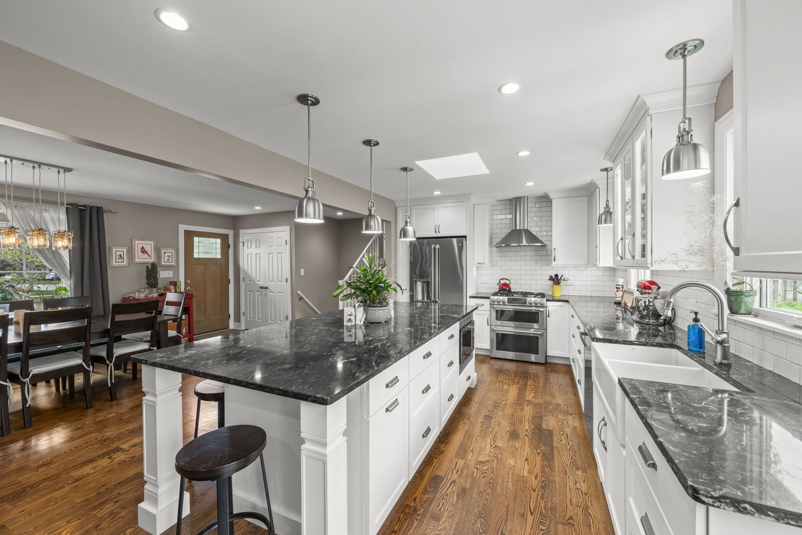 444 S Gibbons Avenue, Arlington Heights, IL 60004