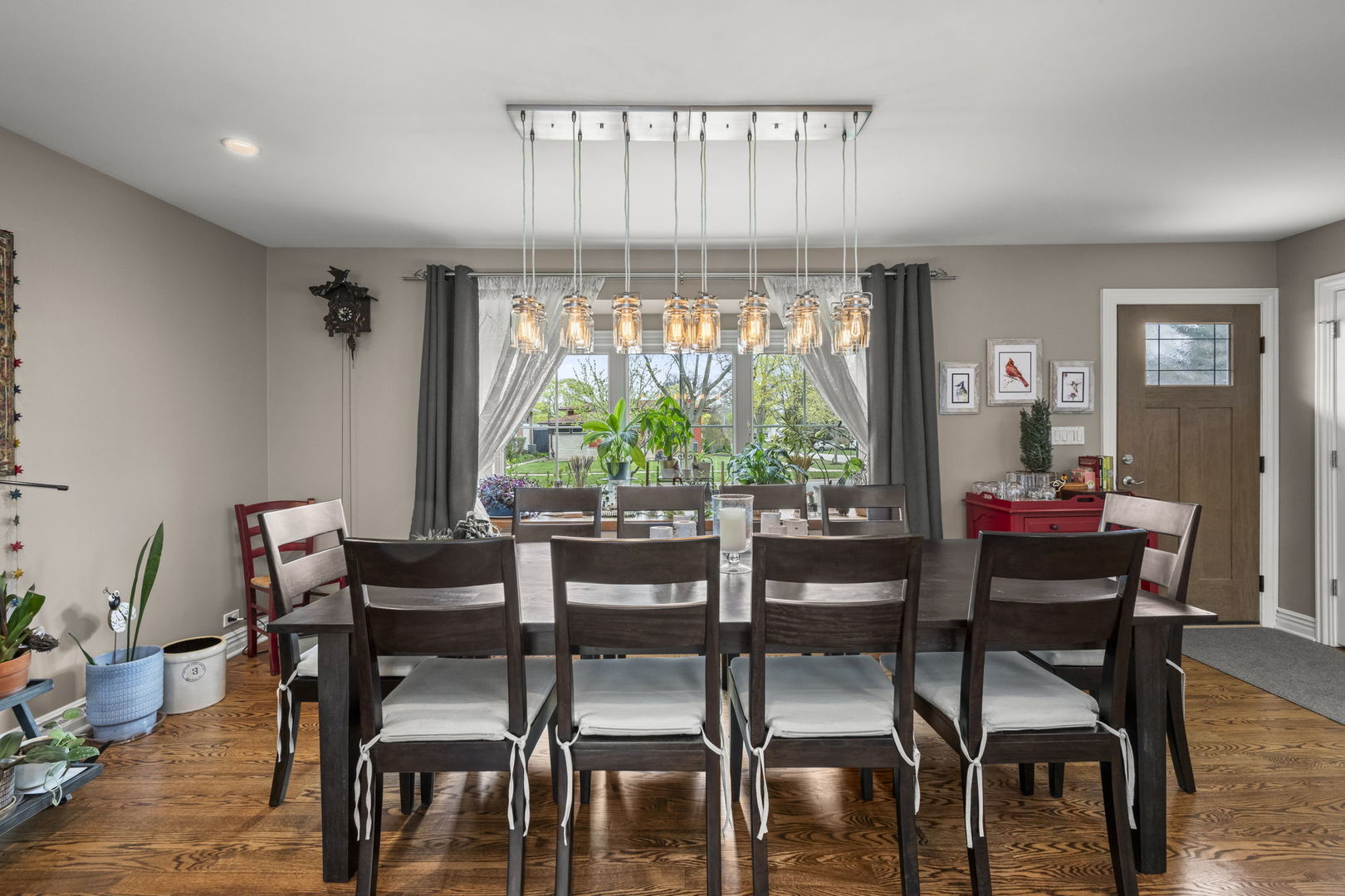 444 S Gibbons Avenue, Arlington Heights, IL 60004