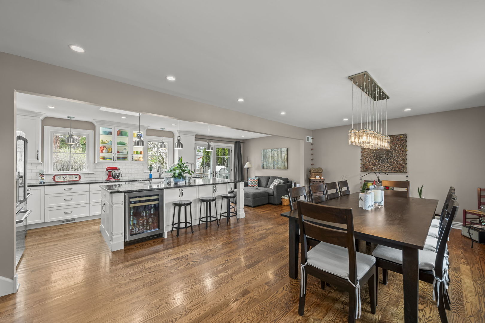 444 S Gibbons Avenue, Arlington Heights, IL 60004