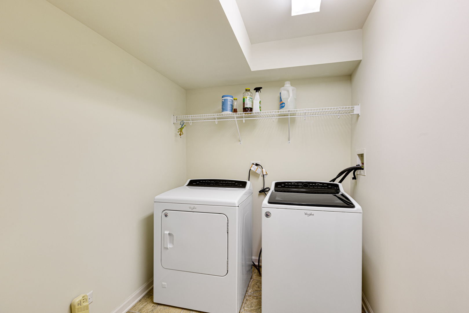 674 Lambert Lane, Bartlett, IL 60103