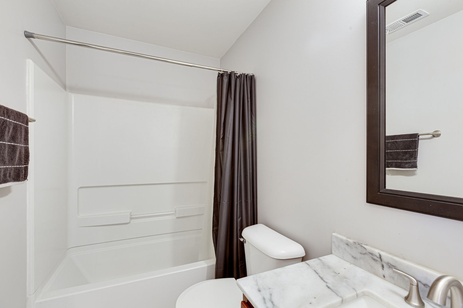 674 Lambert Lane, Bartlett, IL 60103