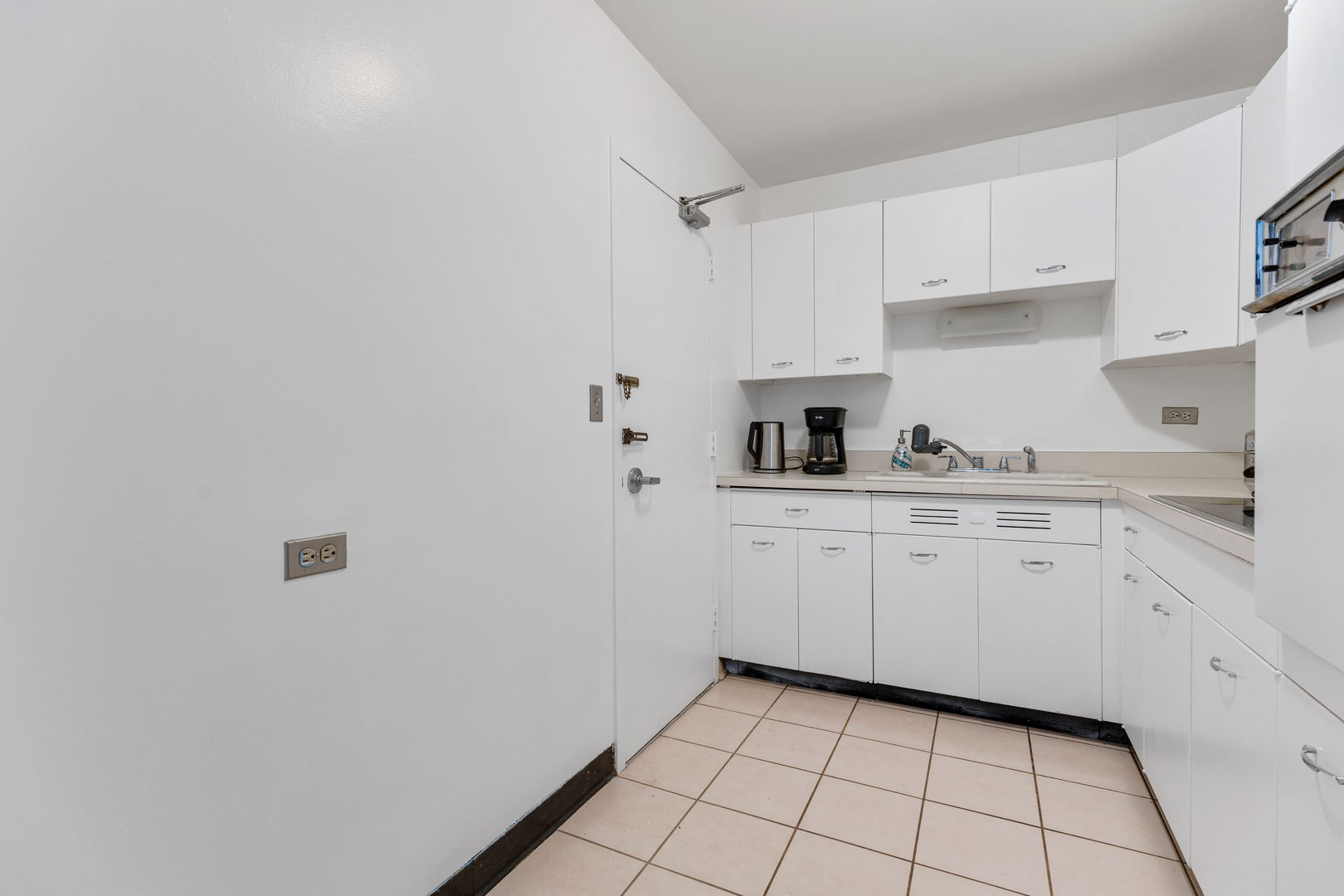 6301 N Sheridan Road #3A, Chicago, IL 60660