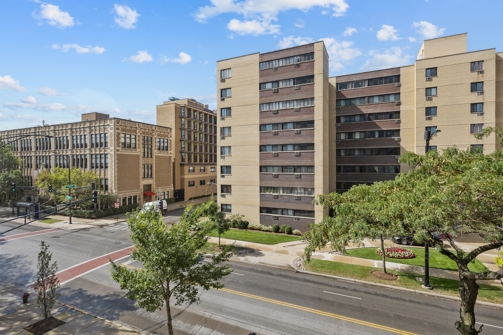 6301 N Sheridan Road #3A, Chicago, IL 60660