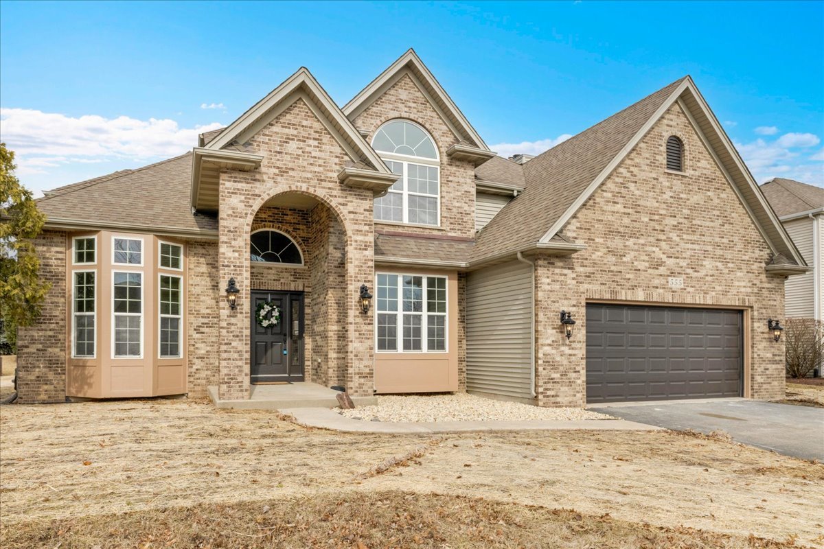 555 Bluestem Drive, Yorkville, IL 60560