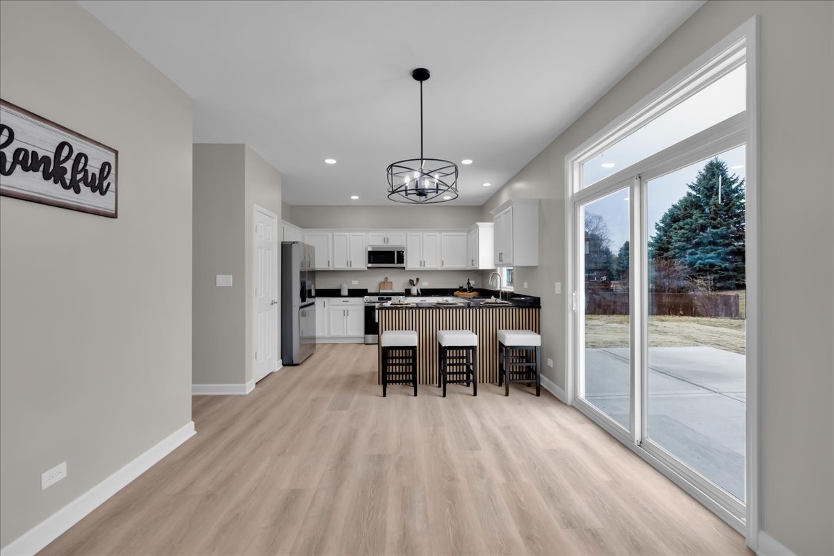 555 Bluestem Drive, Yorkville, IL 60560