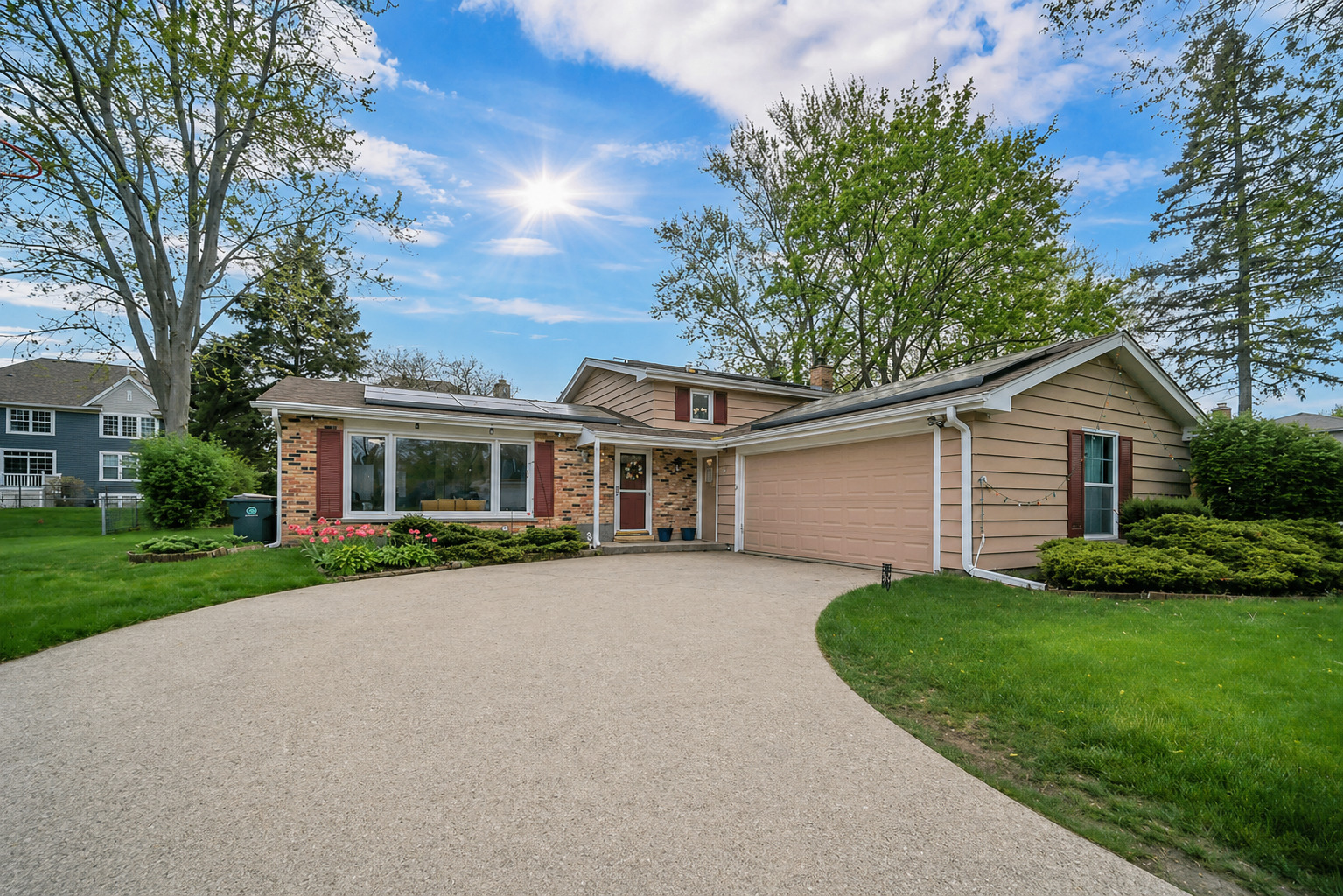 401 Greentree Parkway, Libertyville, IL 60048