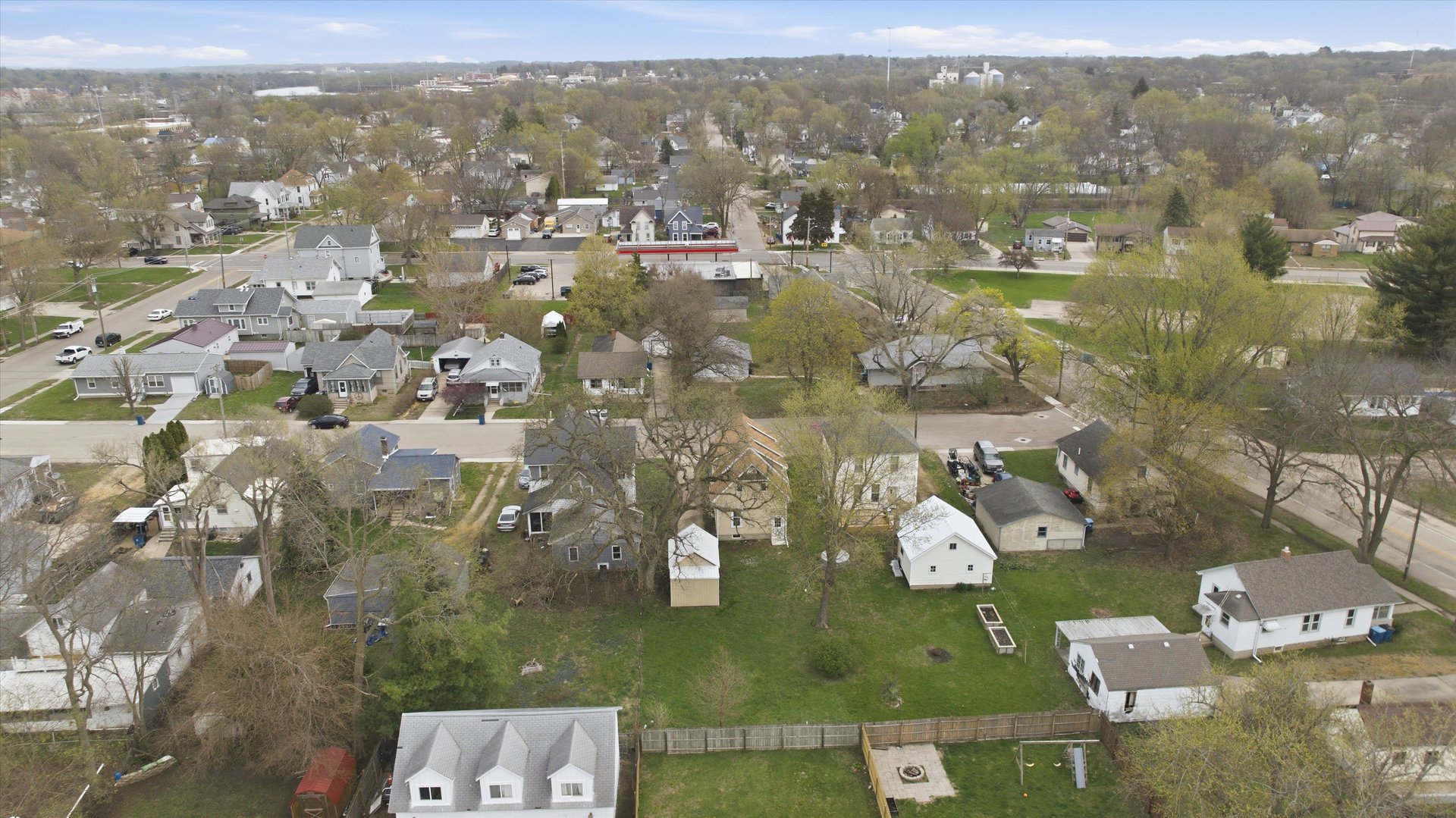 323 Douglas Avenue, Dixon, IL 61021