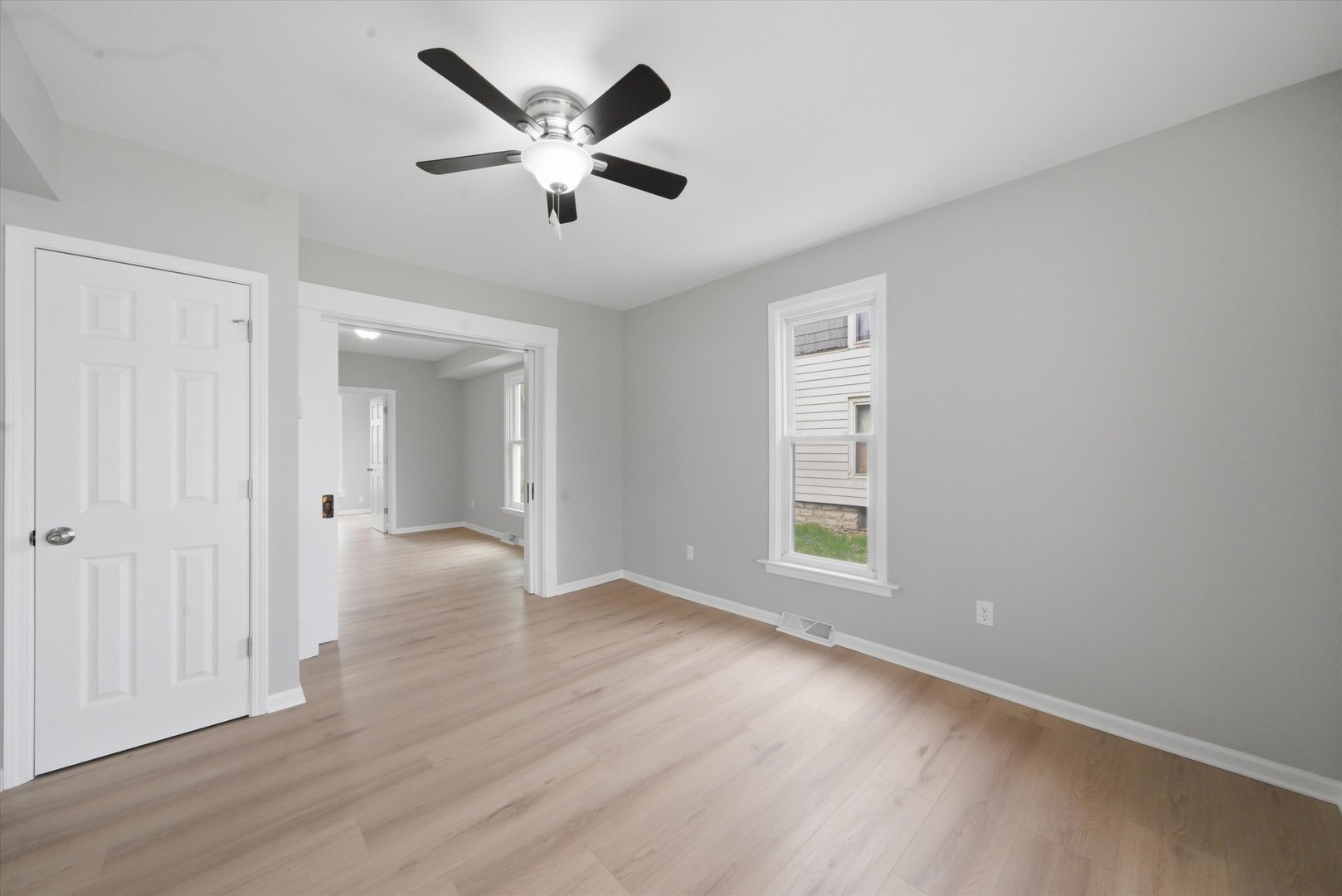 323 Douglas Avenue, Dixon, IL 61021