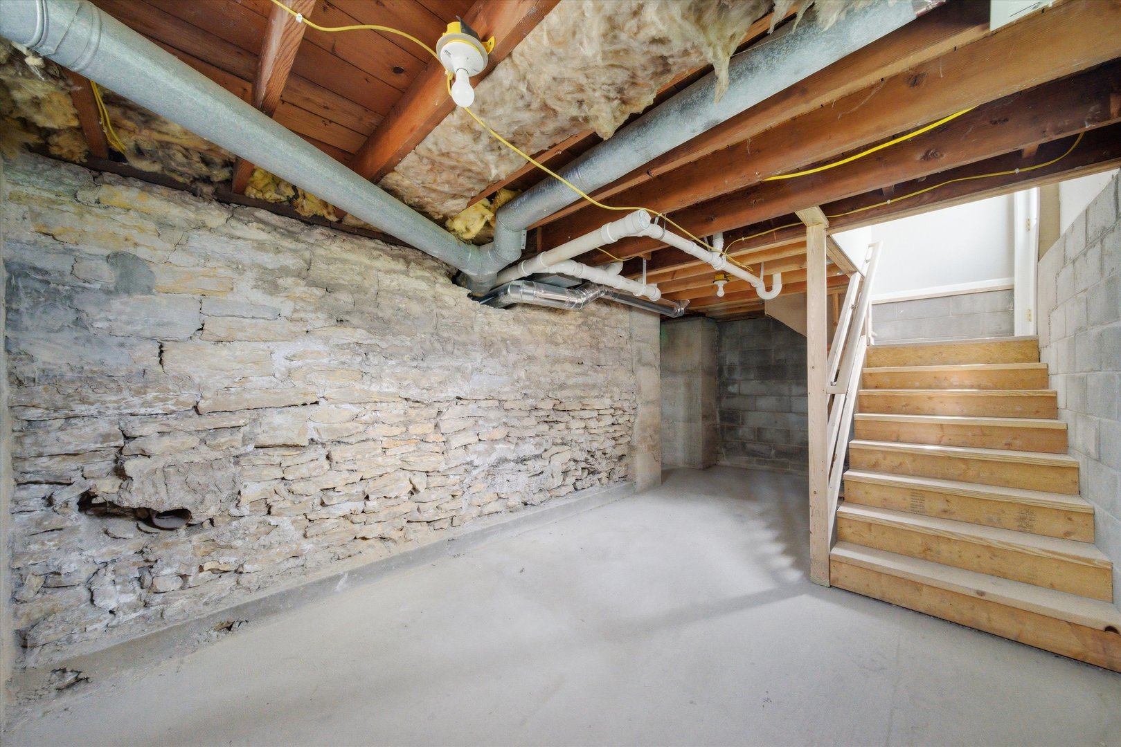 323 Douglas Avenue, Dixon, IL 61021