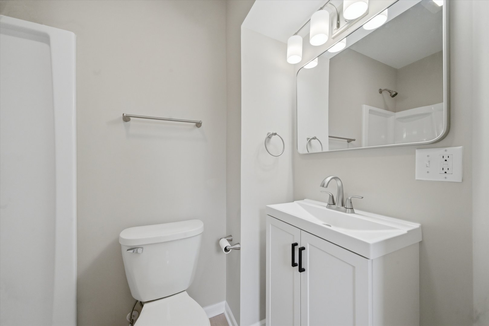 323 Douglas Avenue, Dixon, IL 61021