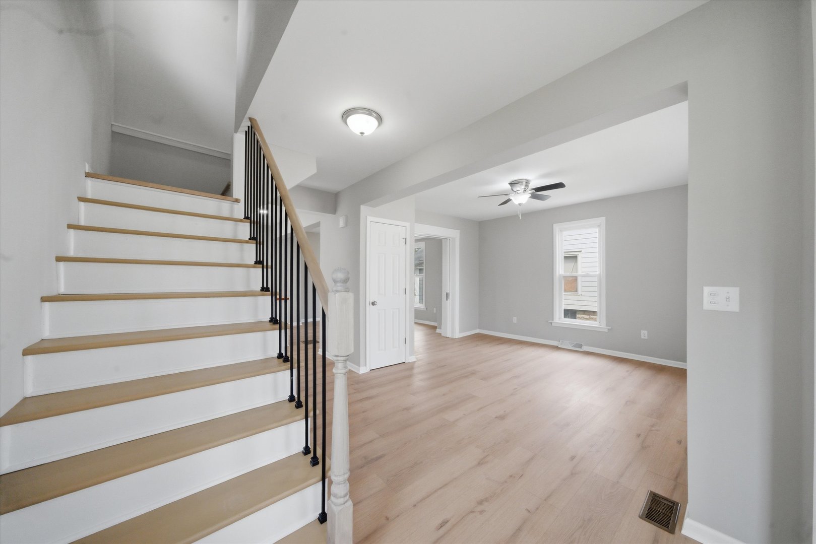 323 Douglas Avenue, Dixon, IL 61021