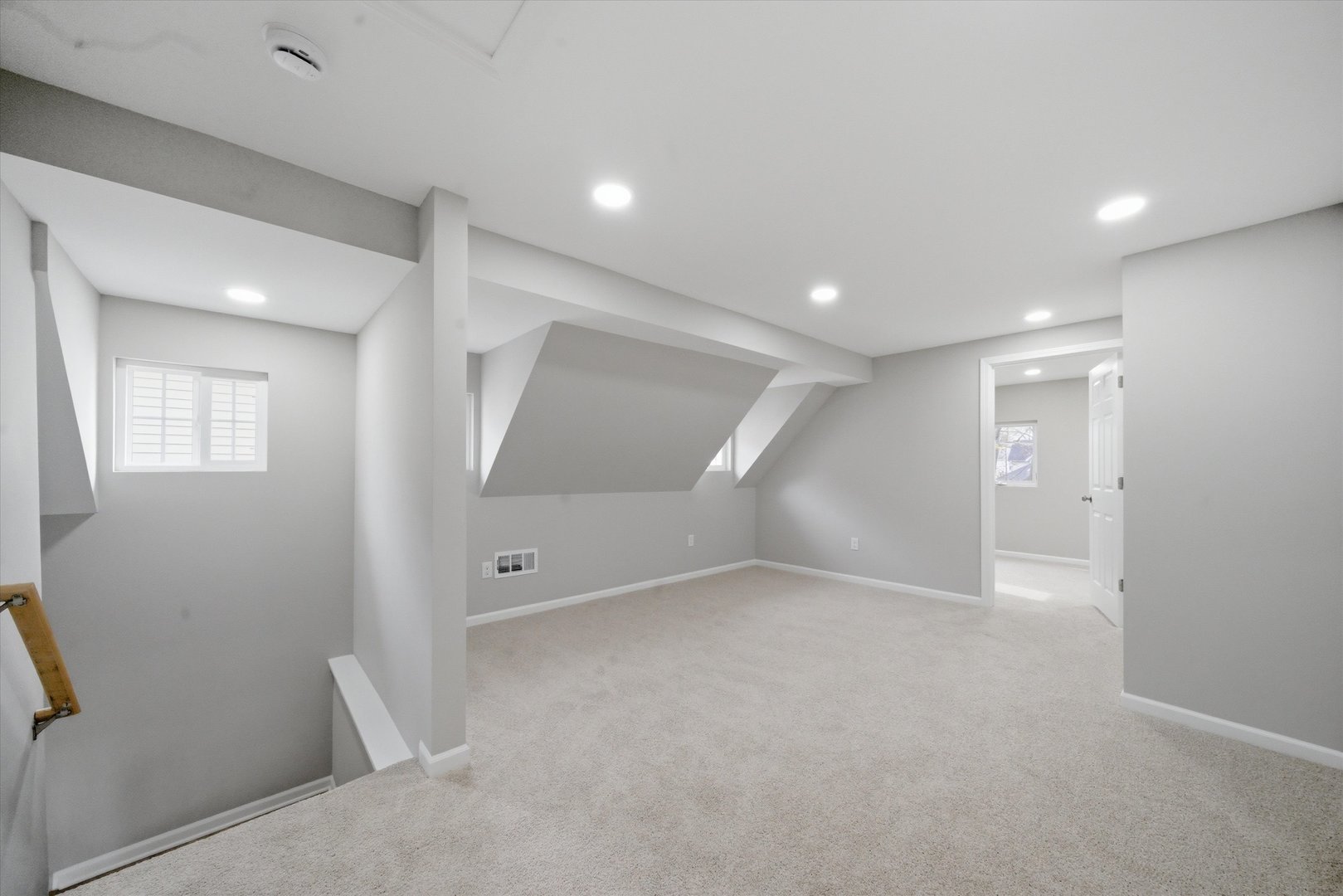 323 Douglas Avenue, Dixon, IL 61021