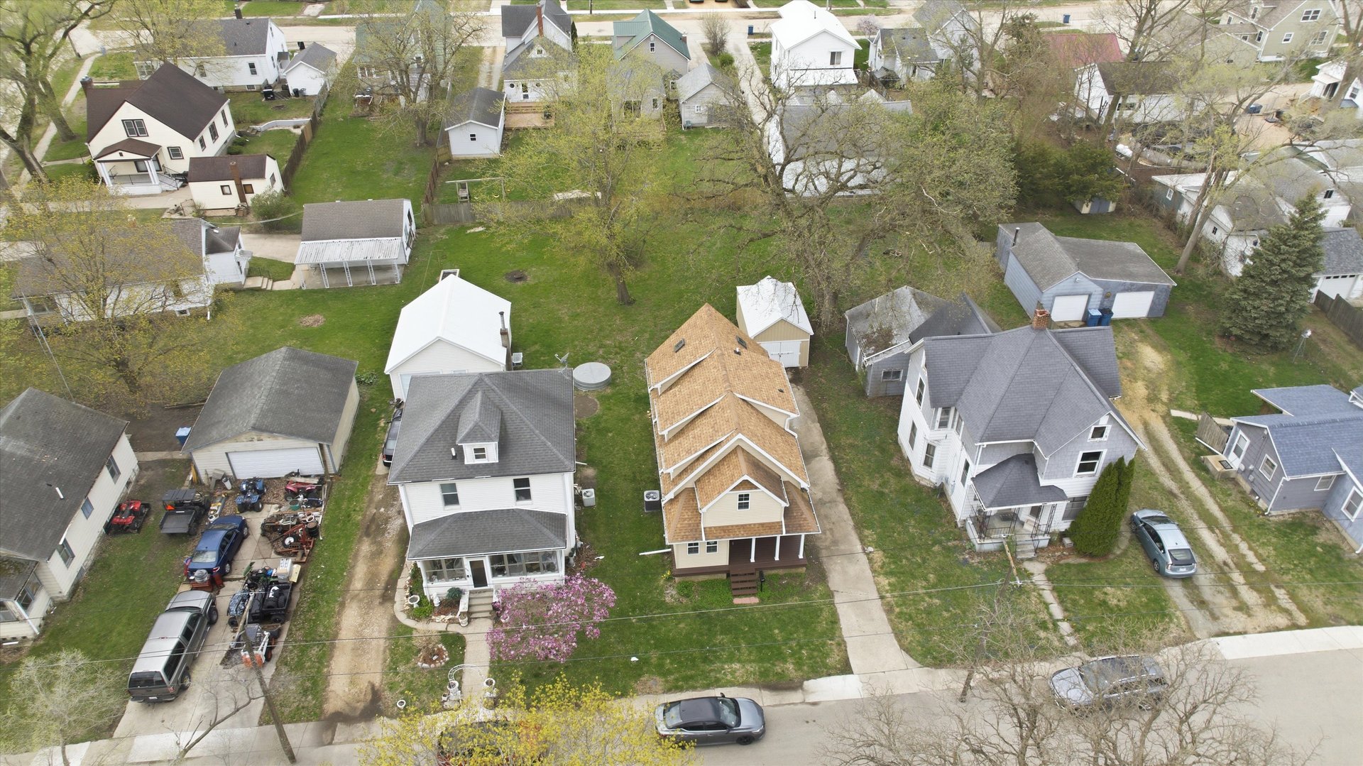 323 Douglas Avenue, Dixon, IL 61021