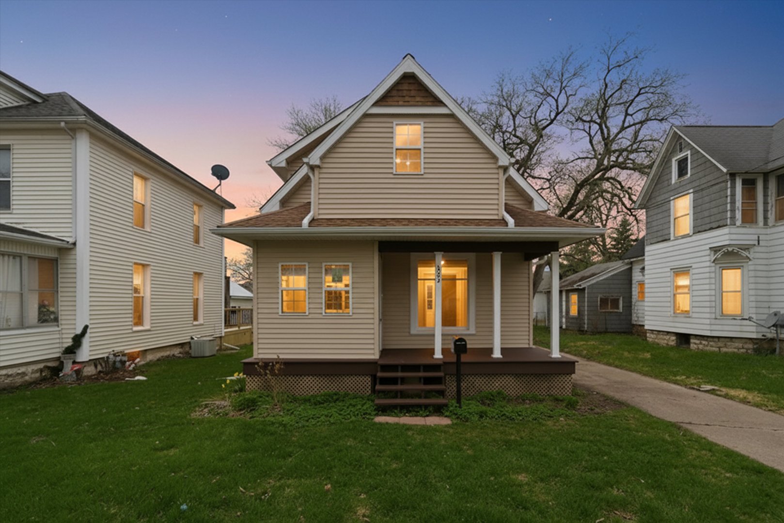 323 Douglas Avenue, Dixon, IL 61021