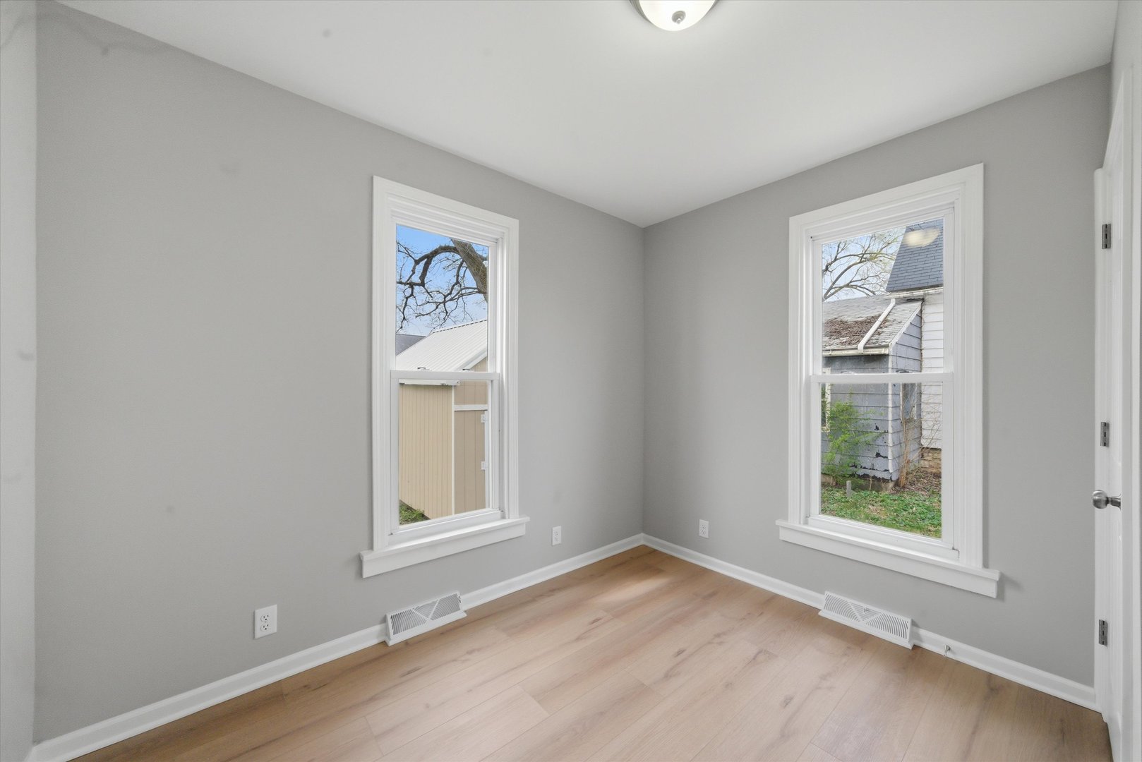 323 Douglas Avenue, Dixon, IL 61021